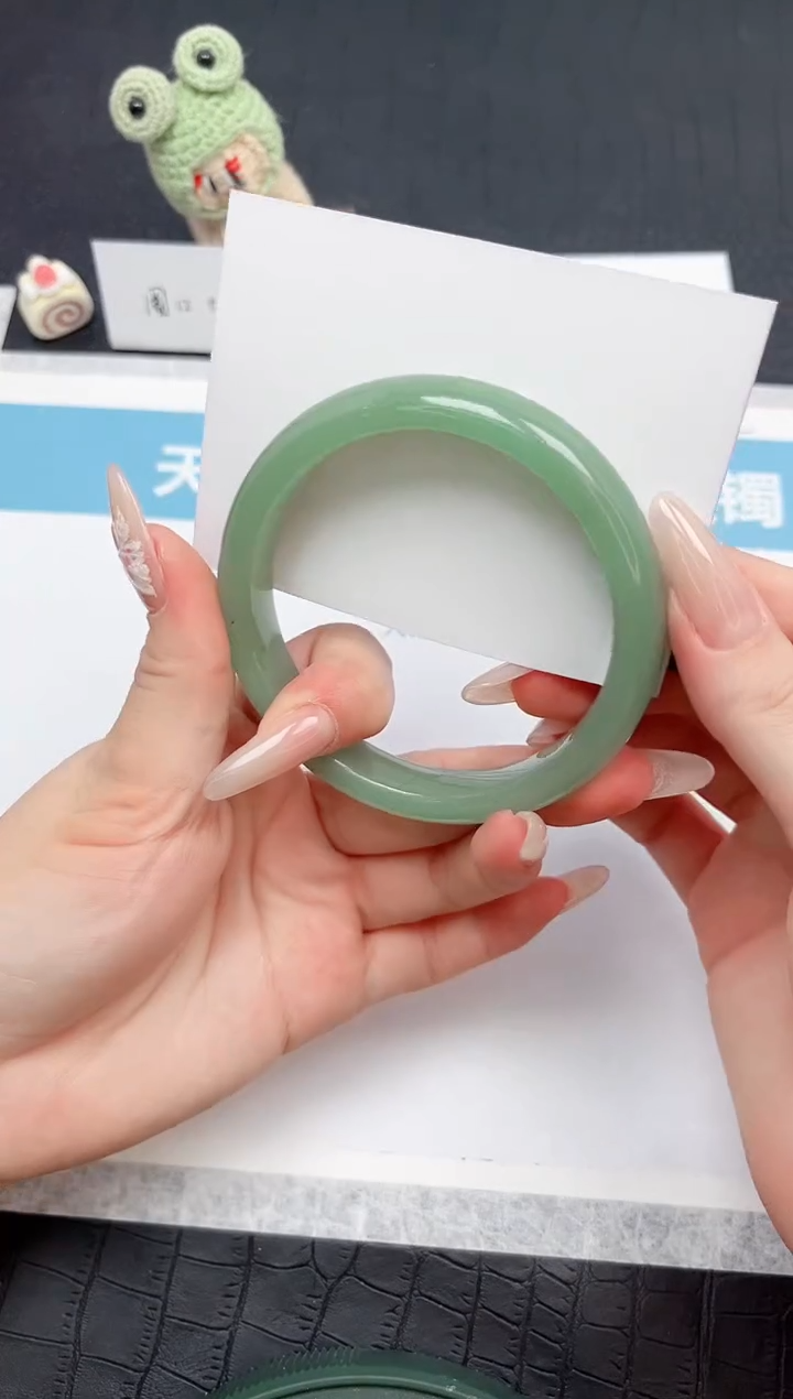 【闪购商品】石英质玉手镯未镶嵌84-62.5