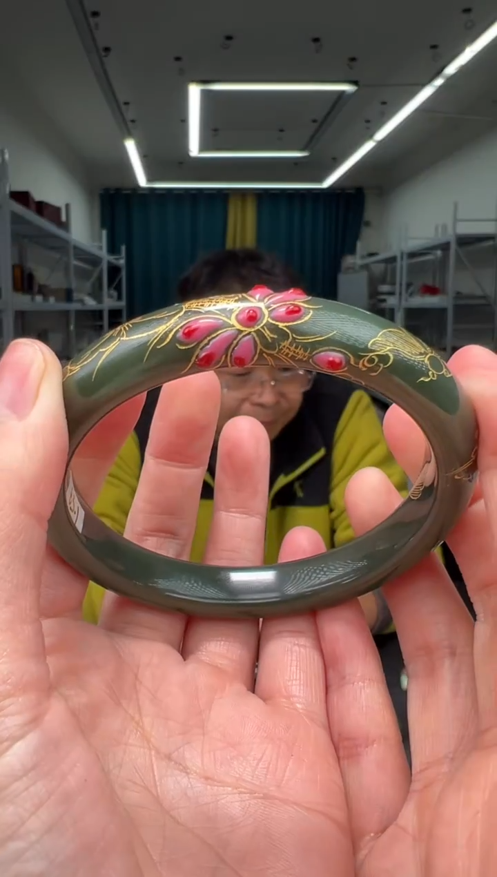 未镶嵌手镯和田玉手镯63