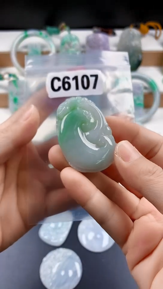 颈饰未镶嵌翡翠天然翡翠吊坠挂件