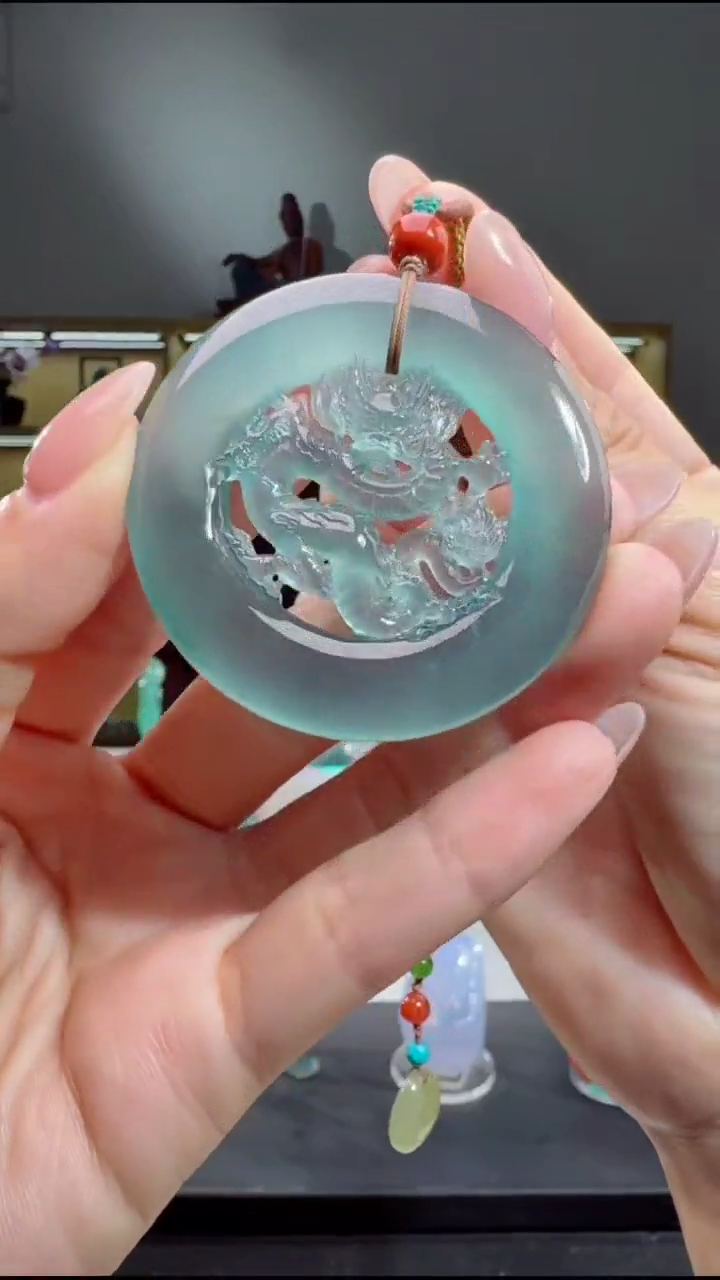 吊坠(不含链)未镶嵌翡翠龙牌（多样性发其一）