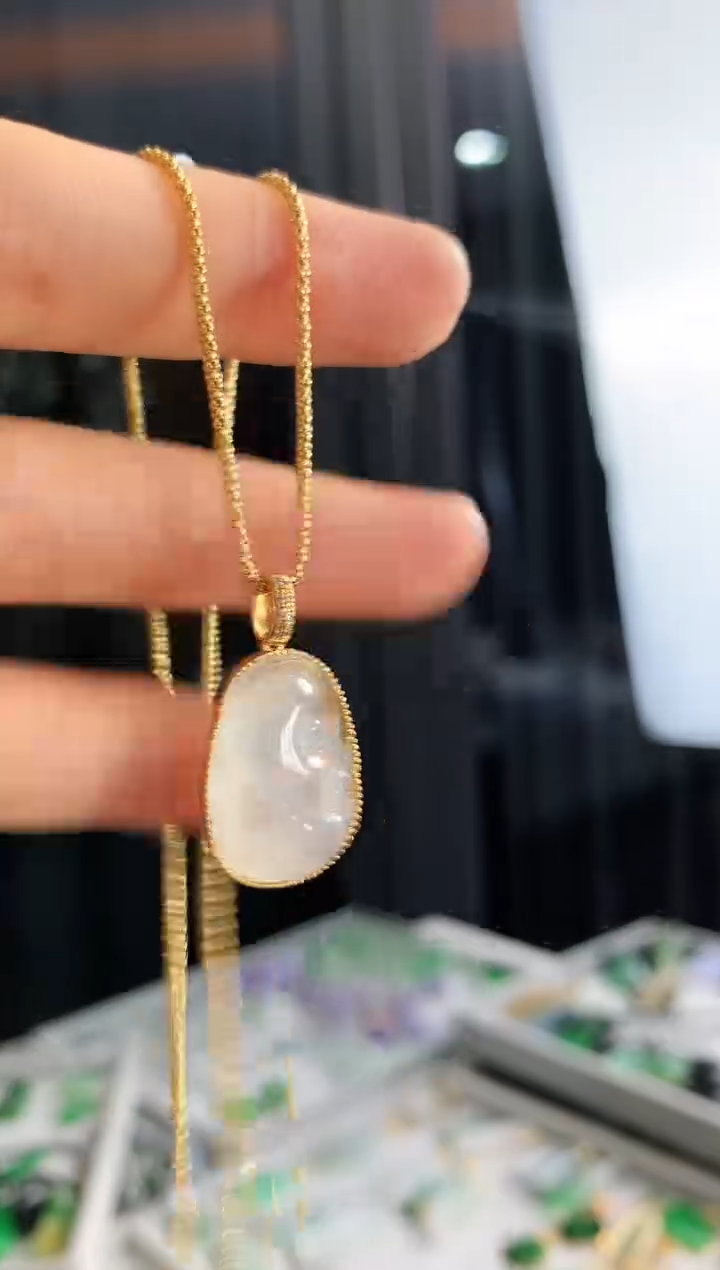 【闪购商品】翡翠吊坠(不含链)18K金镶嵌吊坠