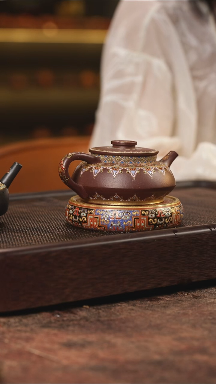 茶壶紫砂珐琅云盘