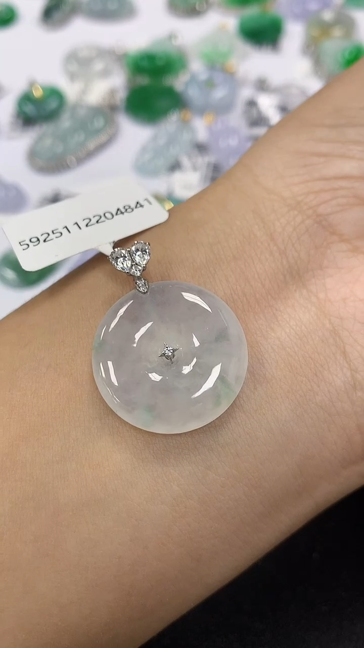 颈饰18K金镶嵌翡翠a货假一赔三支持复检百元上9元证书费自理