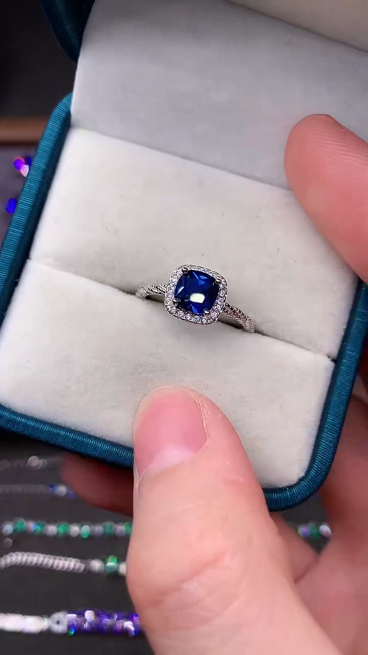 【闪购商品】蓝宝石戒指银S925镶嵌......