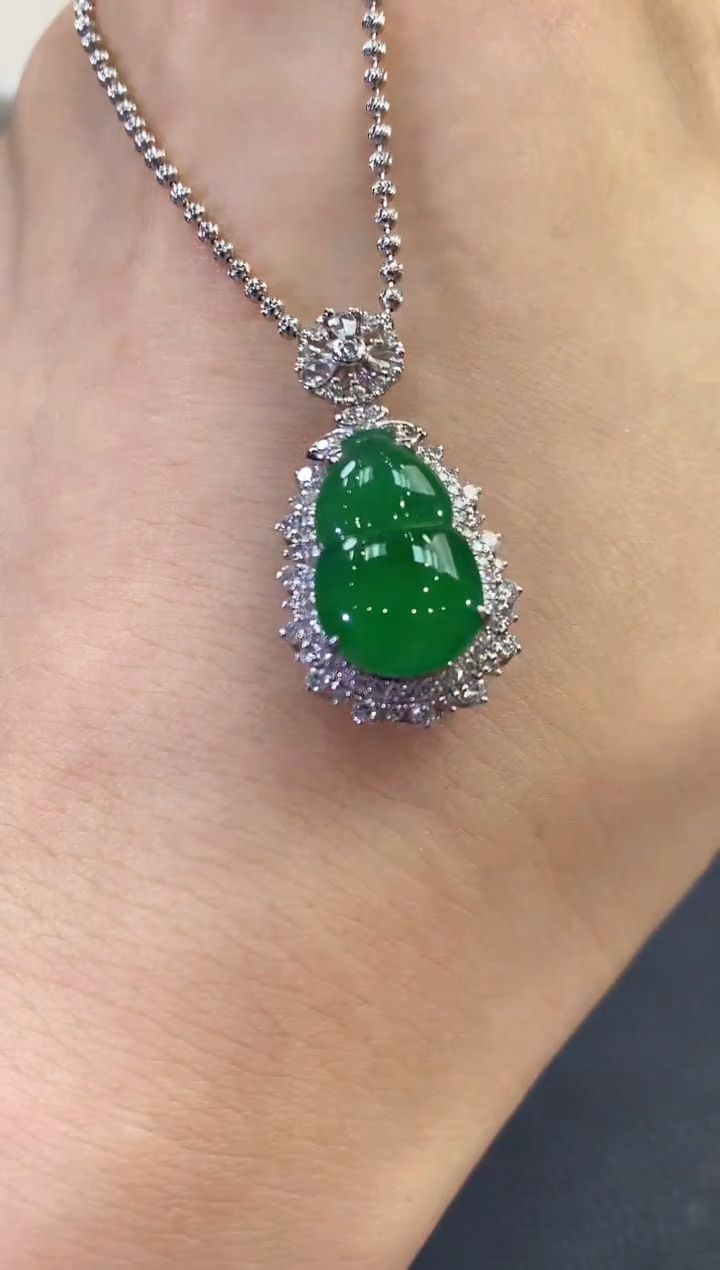 【闪购商品】翡翠吊坠(不含链)18K金镶嵌C96