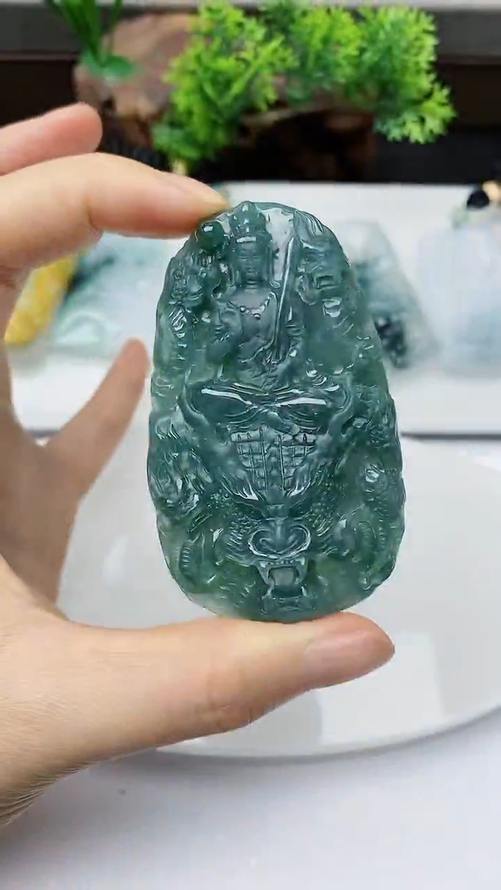 【闪购商品】翡翠颈饰未镶嵌          