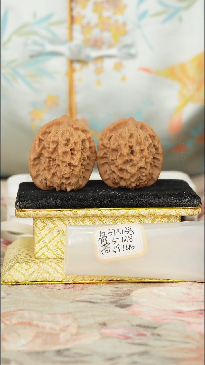 【闪购商品】文玩核桃把件非嫁接马老四