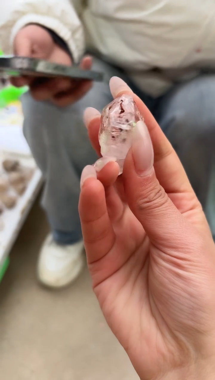 【闪购商品】摆件未镶嵌水晶红泥骸骨 547