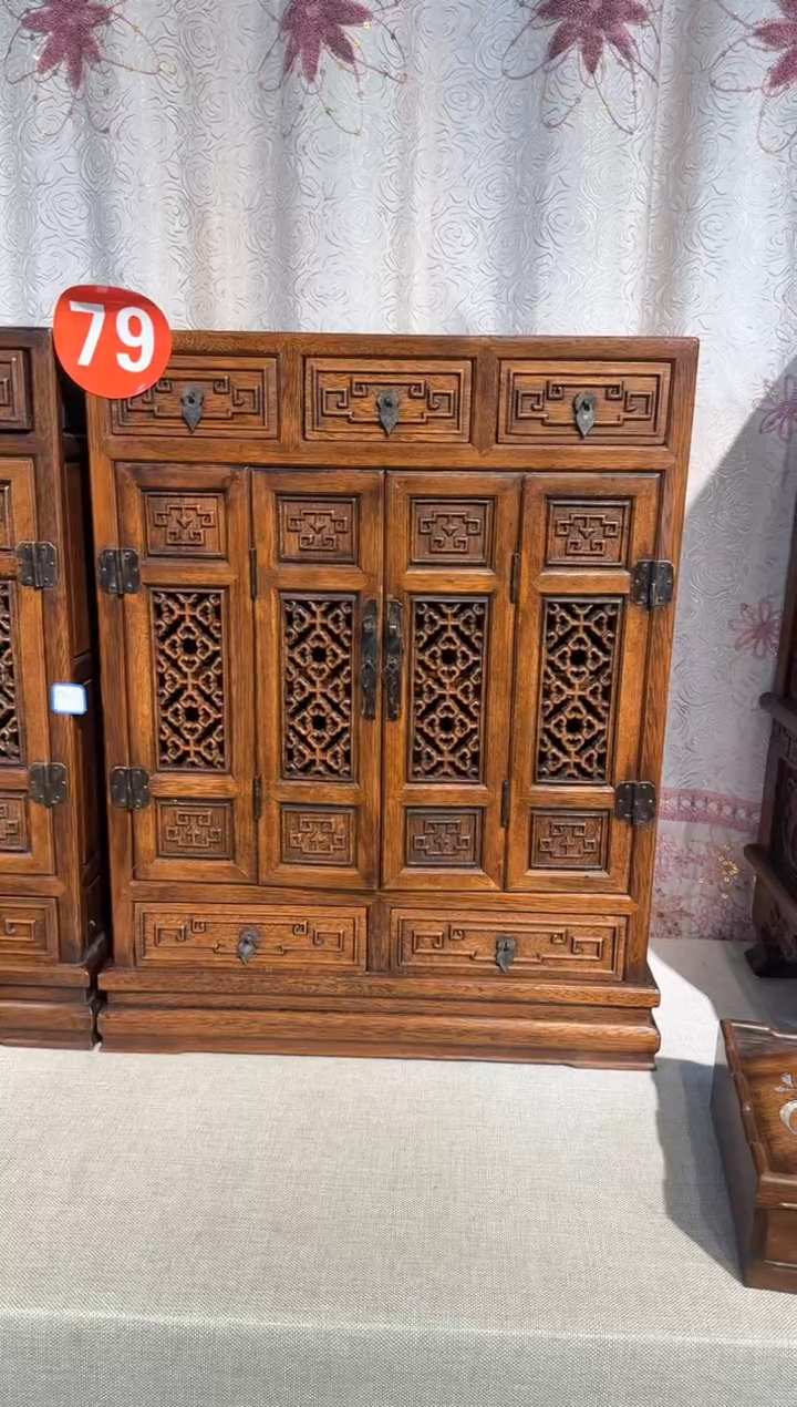 【闪购商品】木79号    四连门   小柜子