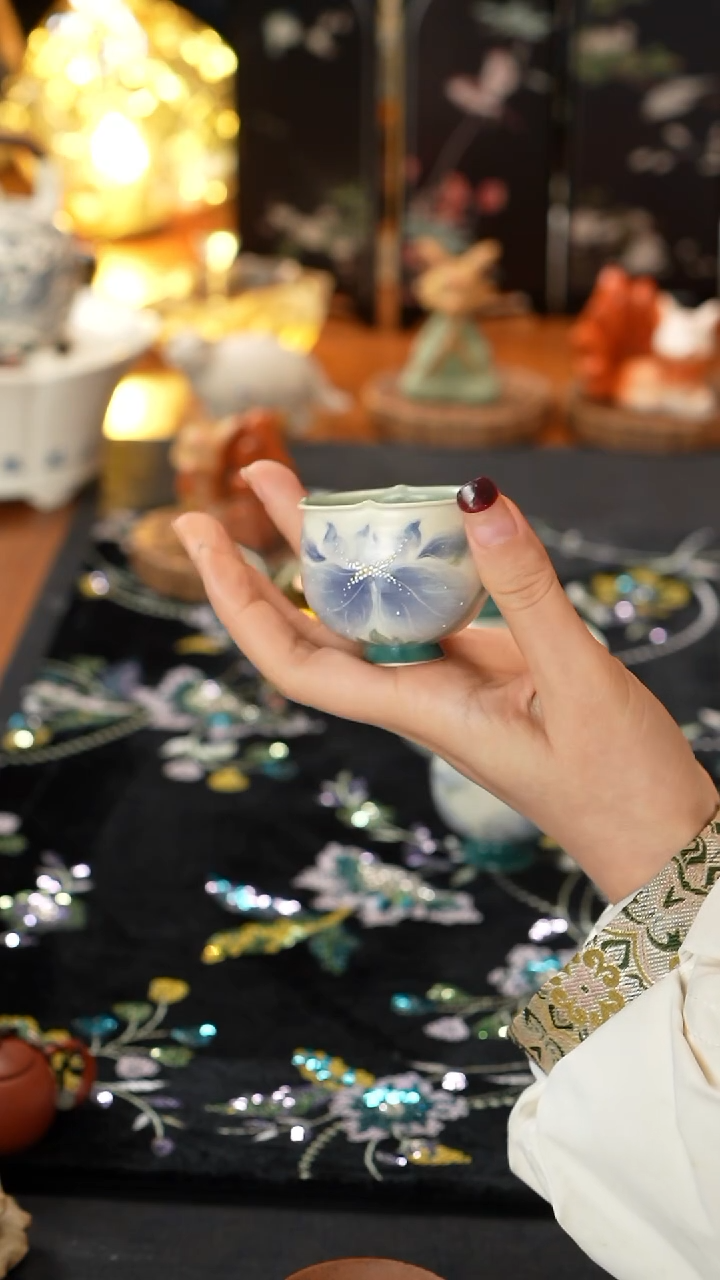 【闪购商品】丘野 魏冉手工手绘鸢尾花主人杯