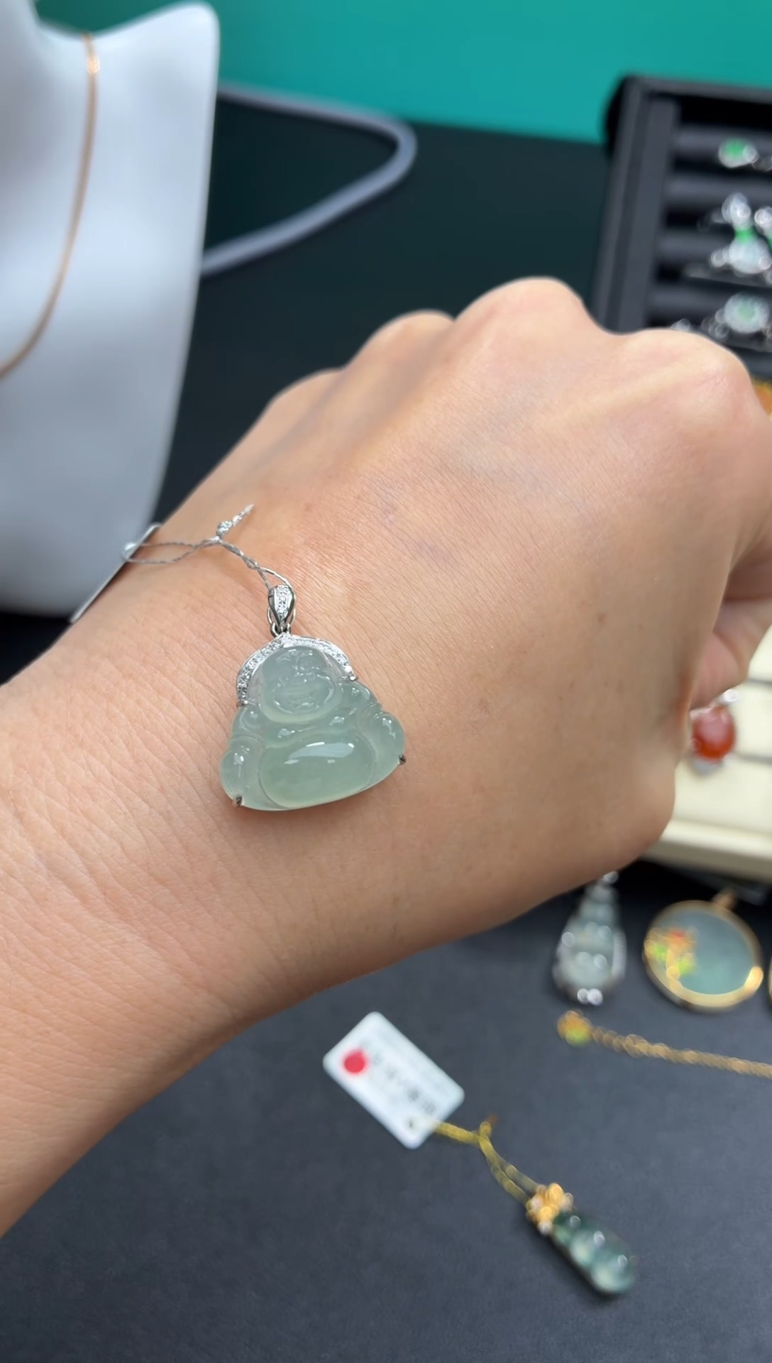 翡翠18K金镶嵌颈饰天然翡翠A货