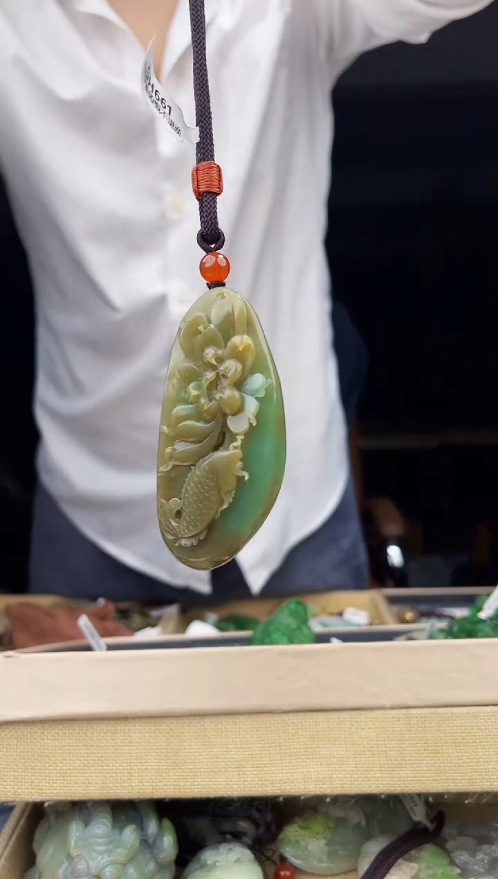 颈饰未镶嵌和田玉1