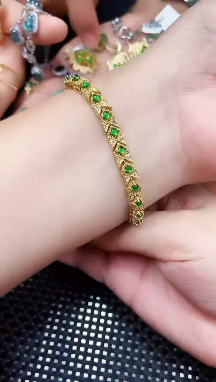 【闪购商品】翡翠手链未镶嵌11111111