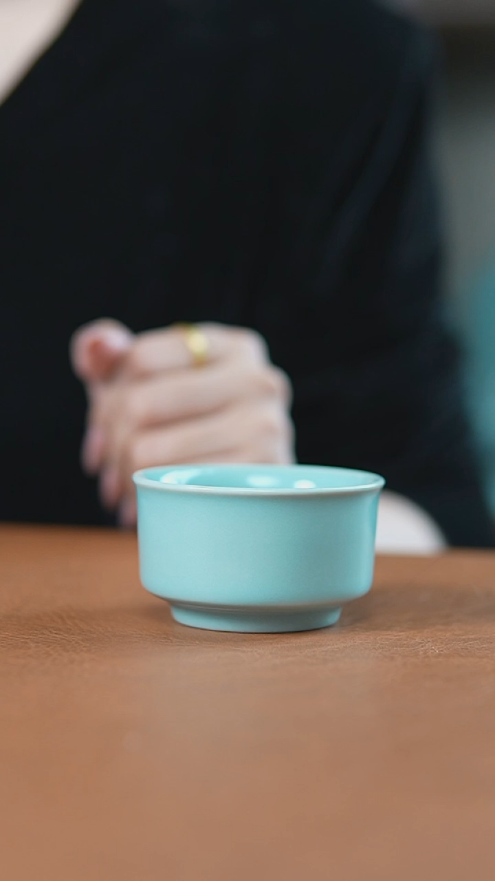 瓷片仿古天青小唇口杯