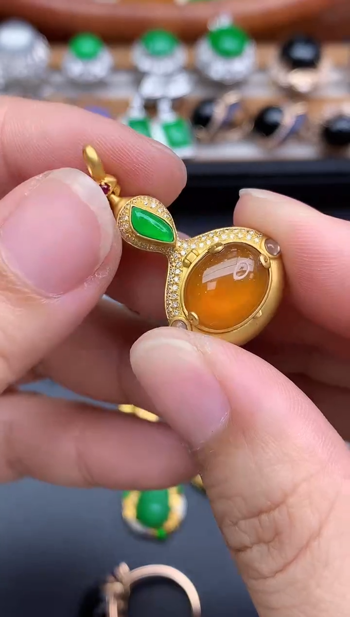 颈饰18K金镶嵌翡翠629-中国好珍宝