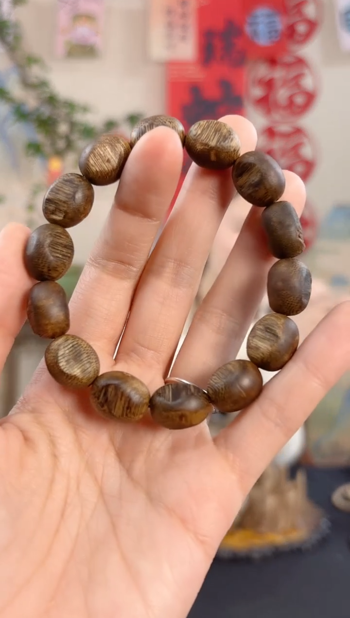 【闪购商品】沉香手串海南莺歌绿棋随型留疤单圈多样性发货