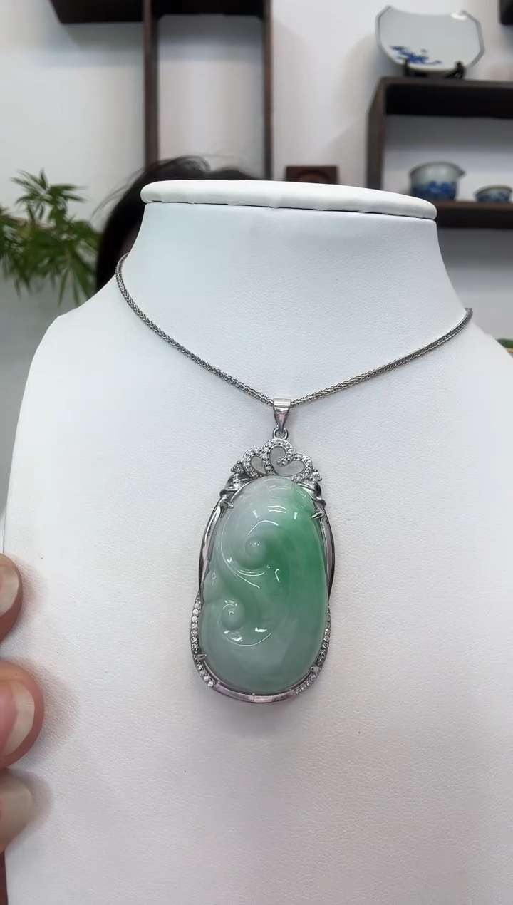 吊坠(赠链)银S925镶嵌翡翠如意