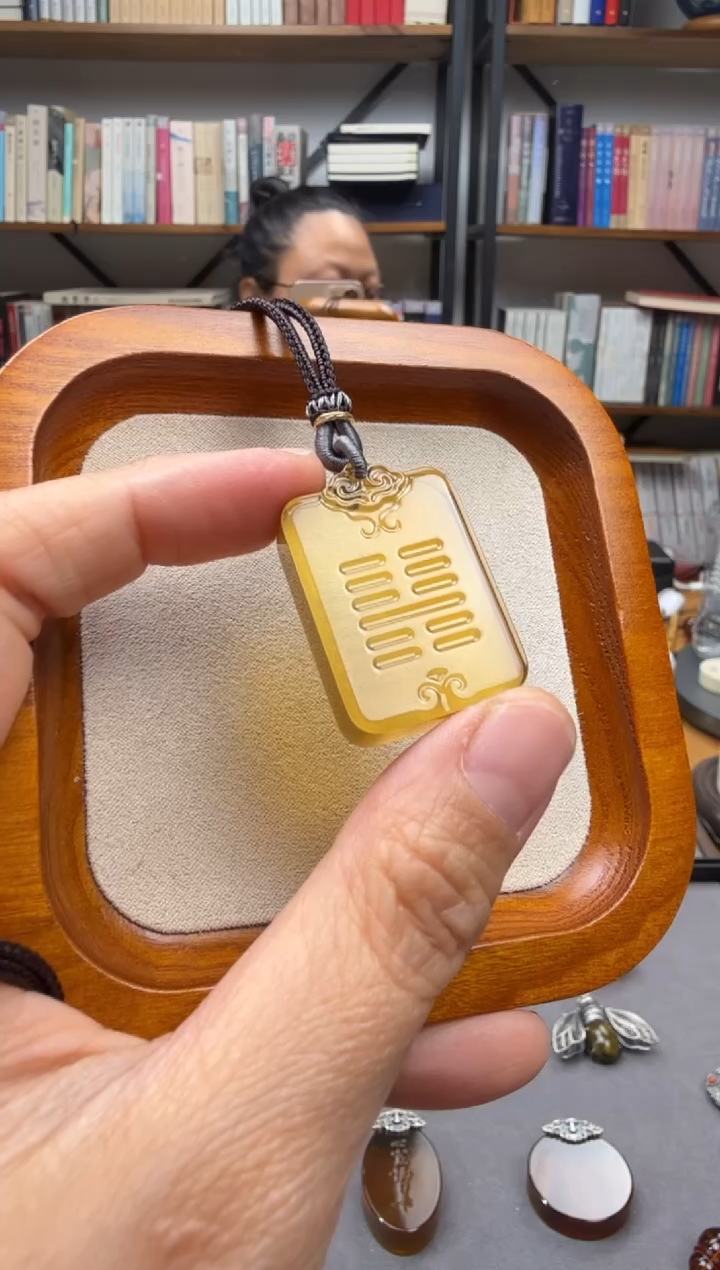 【闪购商品】琥珀颈饰未镶嵌地山谦吊坠