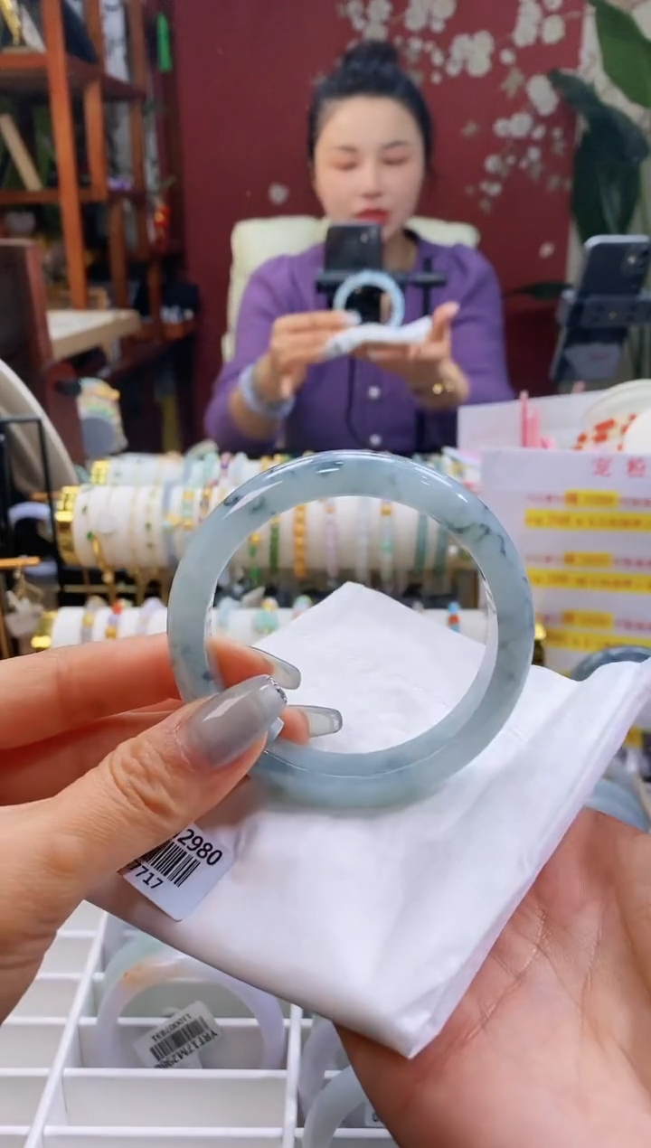 【闪购商品】翡翠手镯未镶嵌94满圈飘花56-58/12.4*8.0