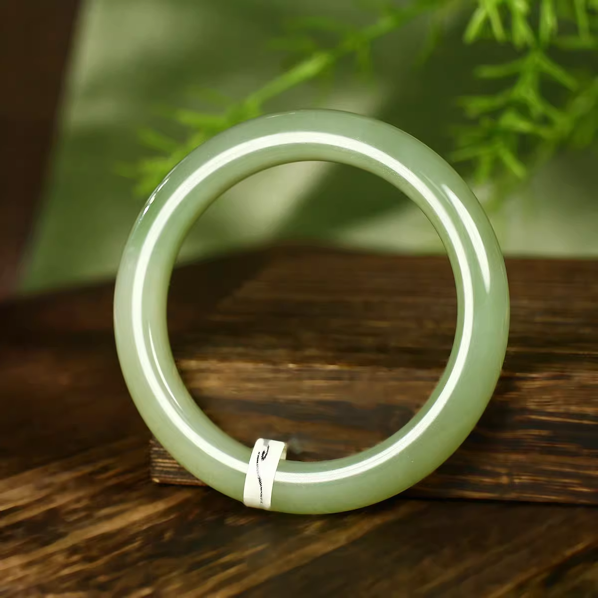 1209176和田玉手镯