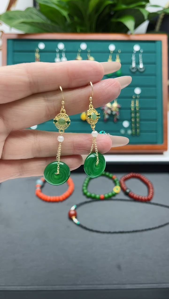 【闪购商品】玛瑙/玉髓耳饰银S925镀金镶嵌302平安扣绿