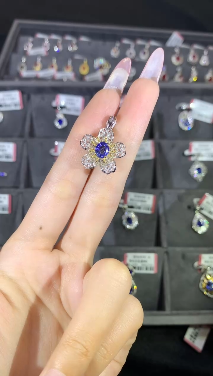 【闪购商品】蓝宝石吊坠(不含链)18K金镶嵌a131时尚