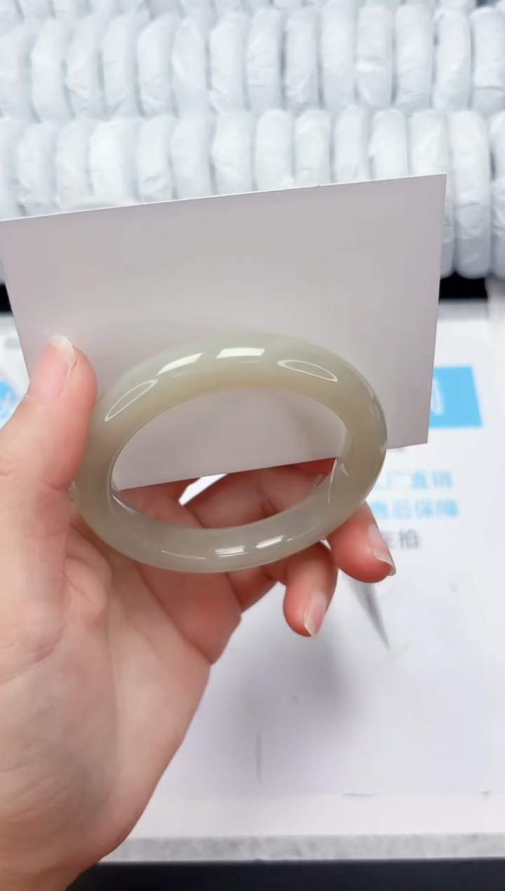 【闪购商品】石英质玉手镯未镶嵌427-54.2