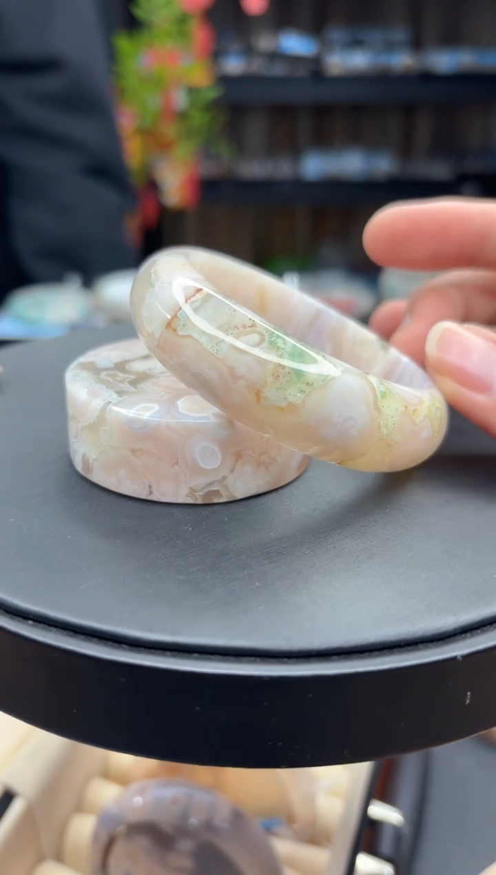 【闪购商品】石英质玉手镯未镶嵌430（56圈赠送镯心）