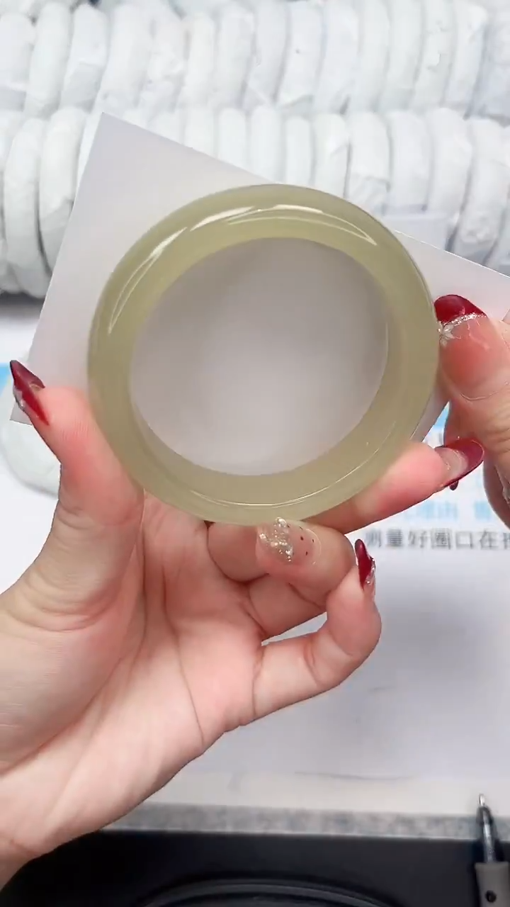未镶嵌手镯石英质玉93-54.6CQ