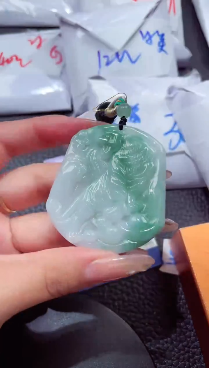 颈饰未镶嵌翡翠9