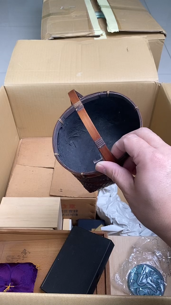 叫**呢日瓷回流竹筐