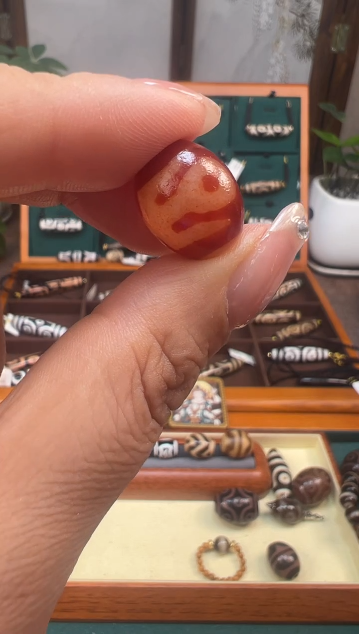 未镶嵌颈饰玛瑙/玉髓67.（微瑕）