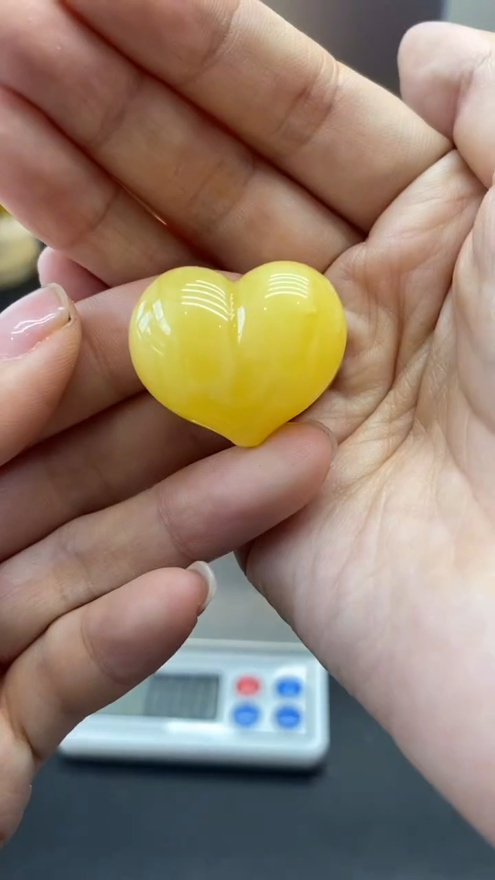 琥珀未镶嵌珠宝奇石2540