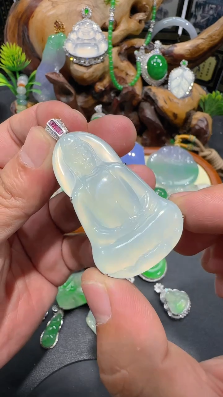 【闪购商品】翡翠吊坠(不含链)18K金镶嵌吊坠