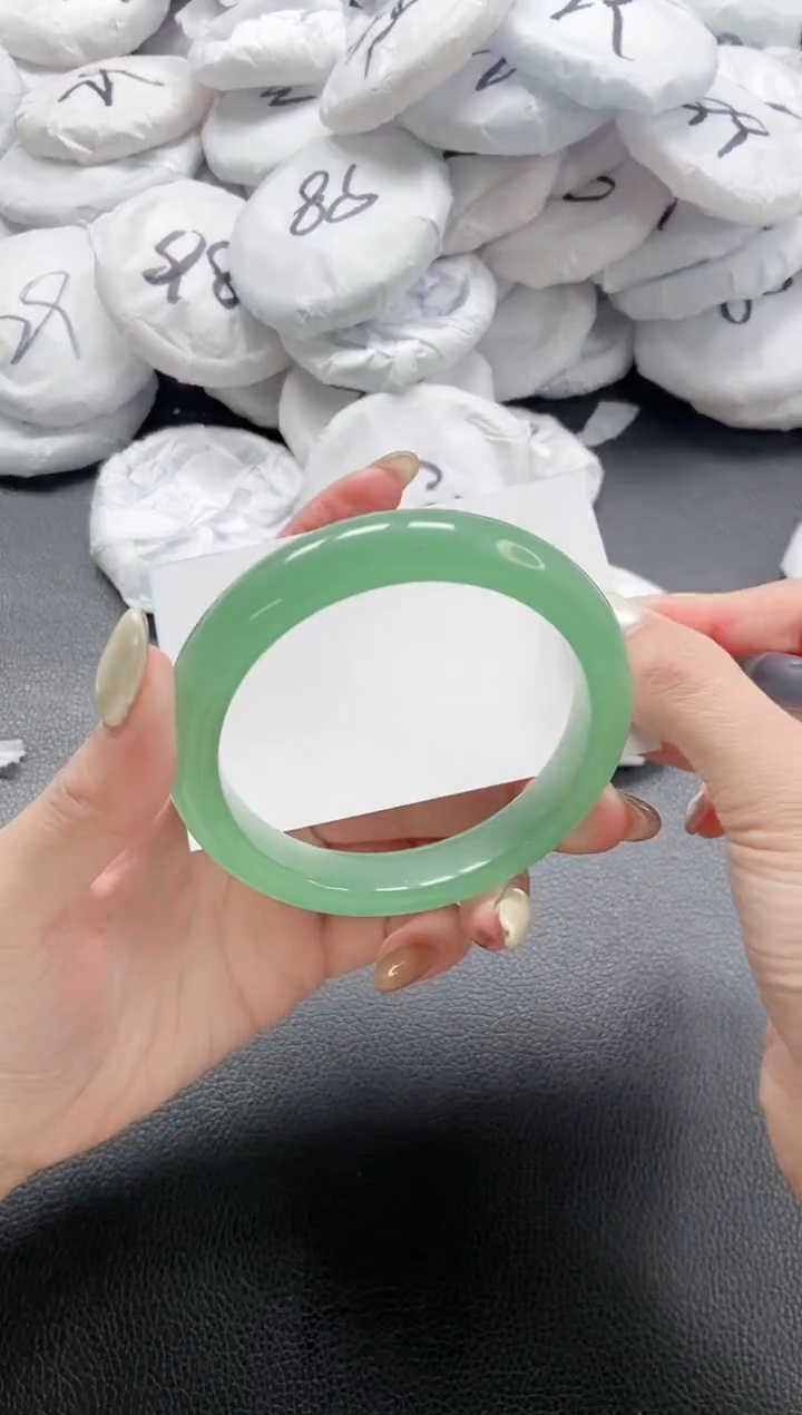 【闪购商品】石英质玉手镯未镶嵌 6L101-60