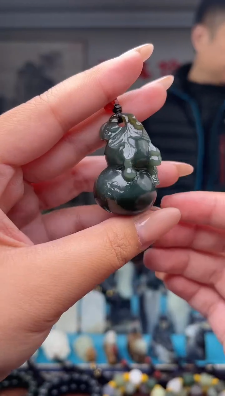 未镶嵌和田玉挂件1