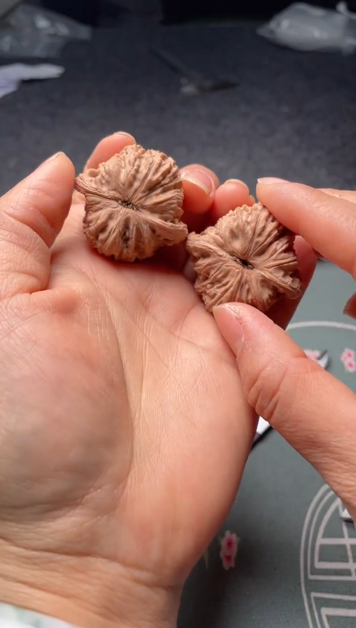 把件文玩核桃w311  绣球 38尺