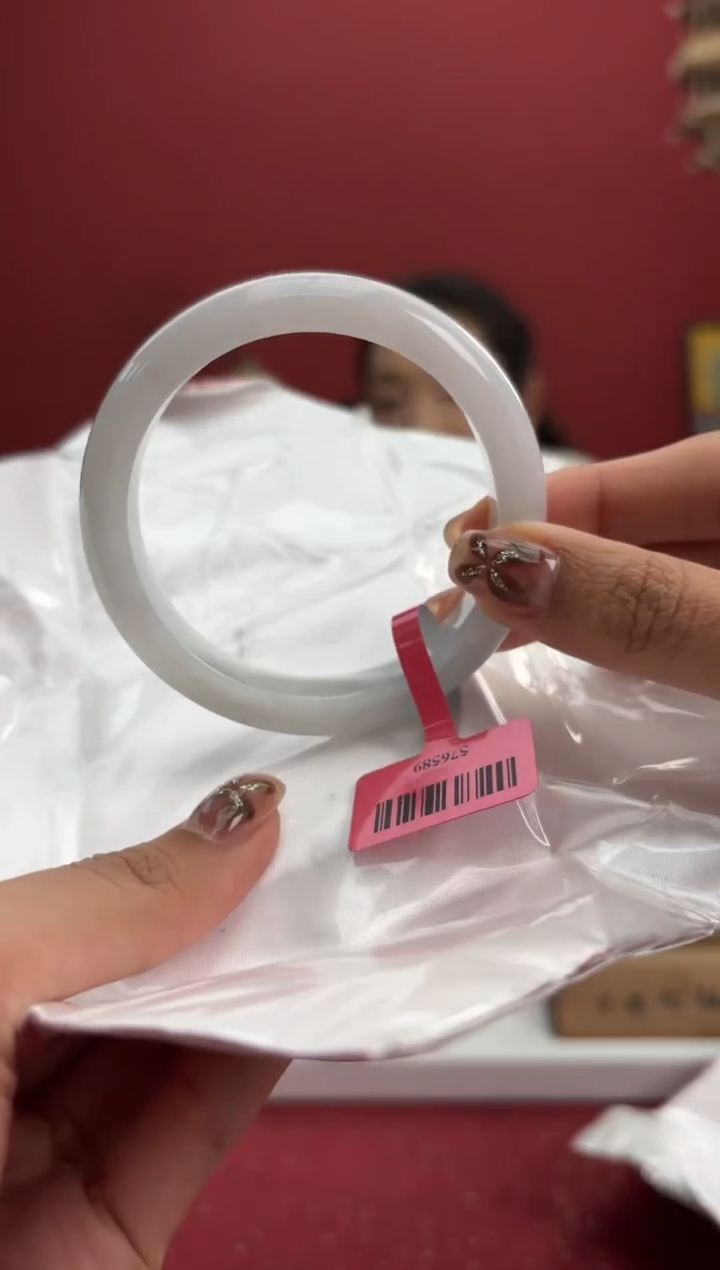 【闪购商品】翡翠手镯未镶嵌24手镯