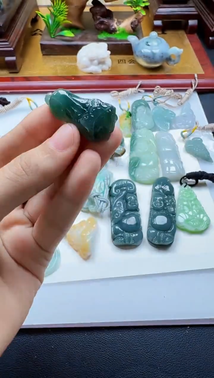 吊坠(不含链)未镶嵌翡翠1