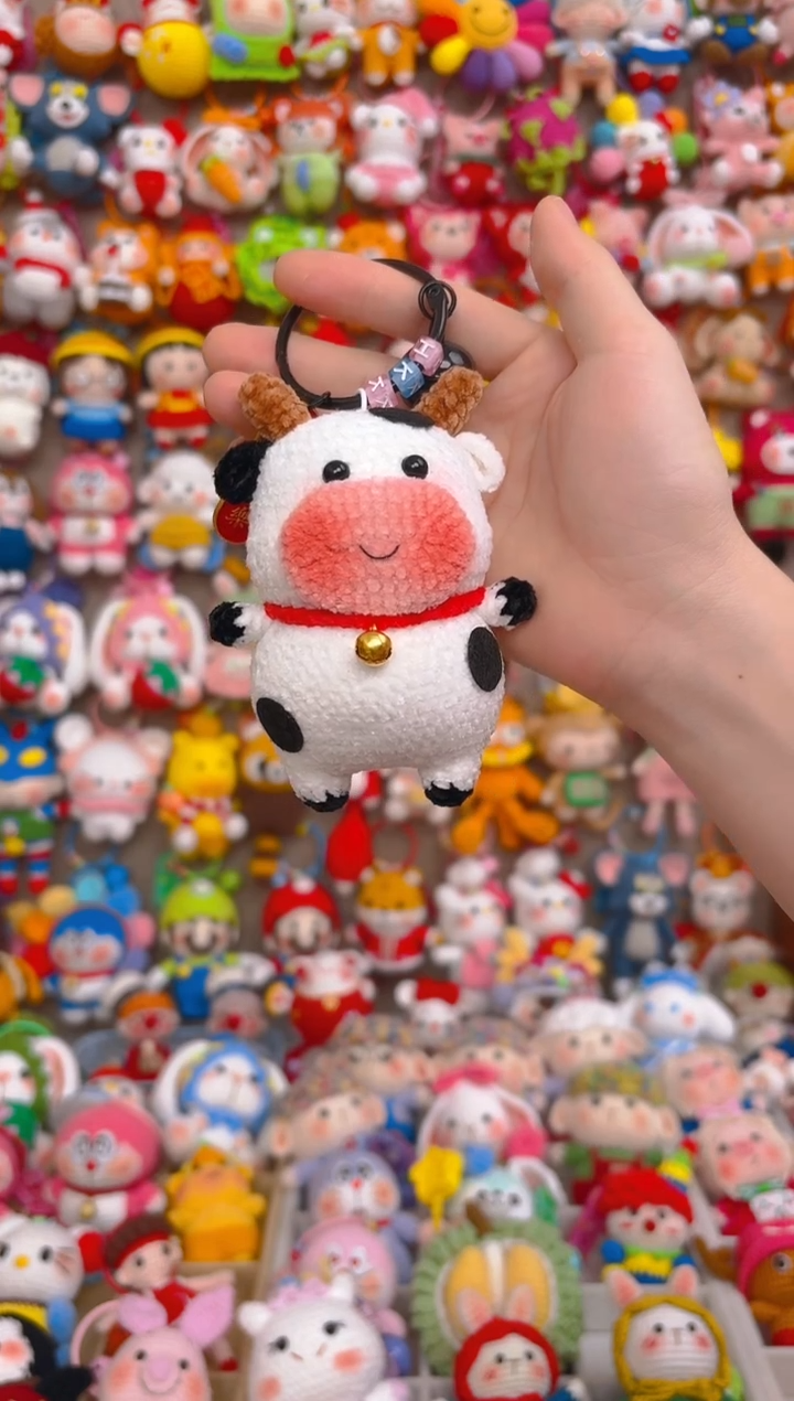 纯手工制作毛线钩织成品奶牛