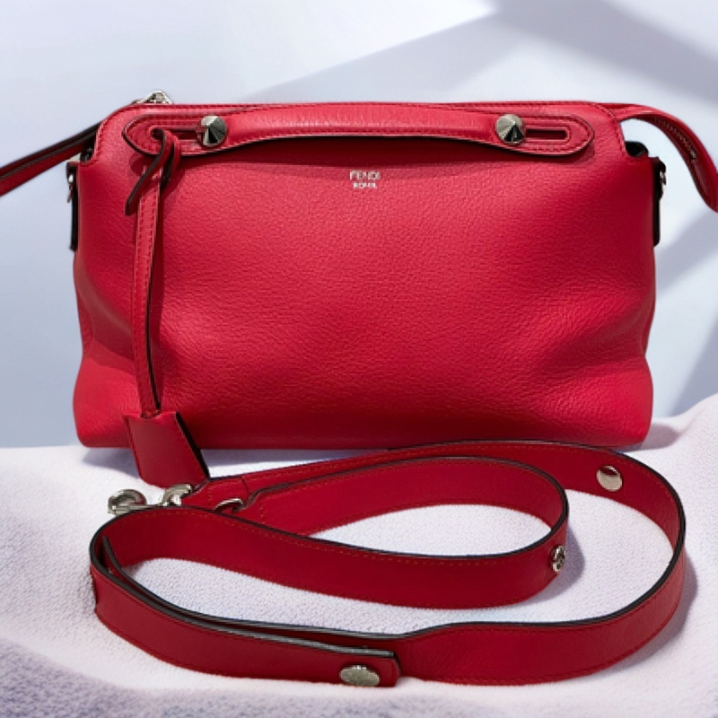 95新 FENDI/芬迪 中号By The Way 红色,尺寸:27x18x12 cm