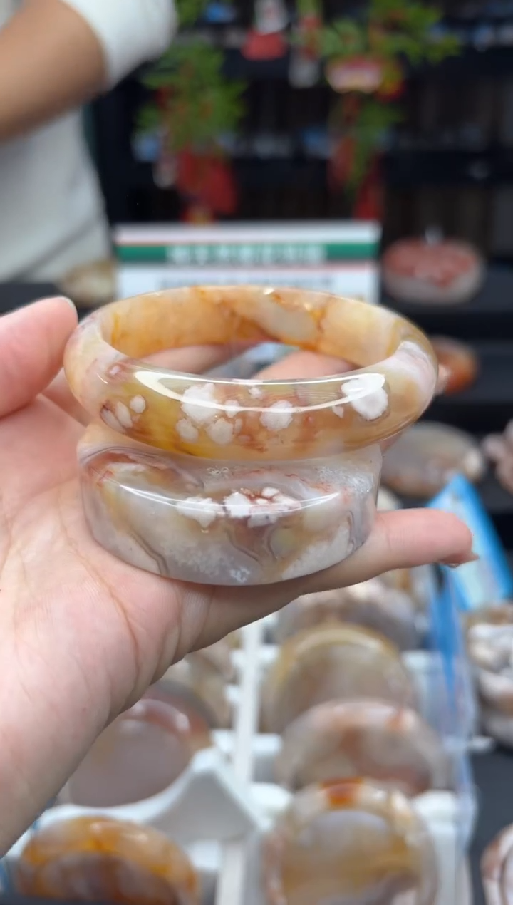 【闪购商品】石英质玉手镯未镶嵌697（61圈赠送镯心）