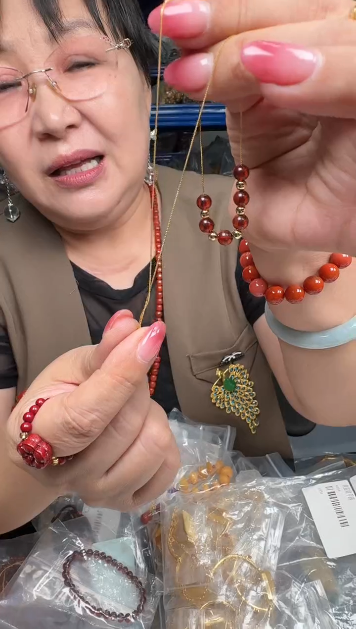 血珀颈饰银S925镶嵌58微笑项链