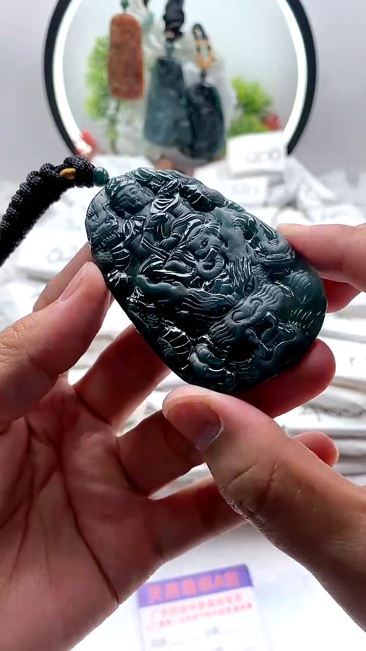 【闪购商品】翡翠颈饰未镶嵌普贤