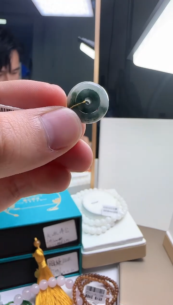 【闪购商品】翡翠吊坠(不含链)未镶嵌翡翠吊坠39