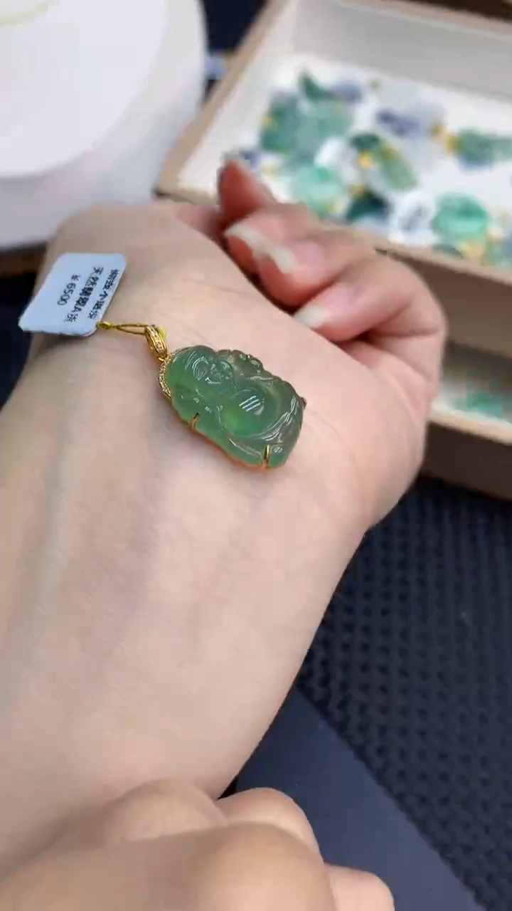 【闪购商品】翡翠颈饰18K金镶嵌000000008