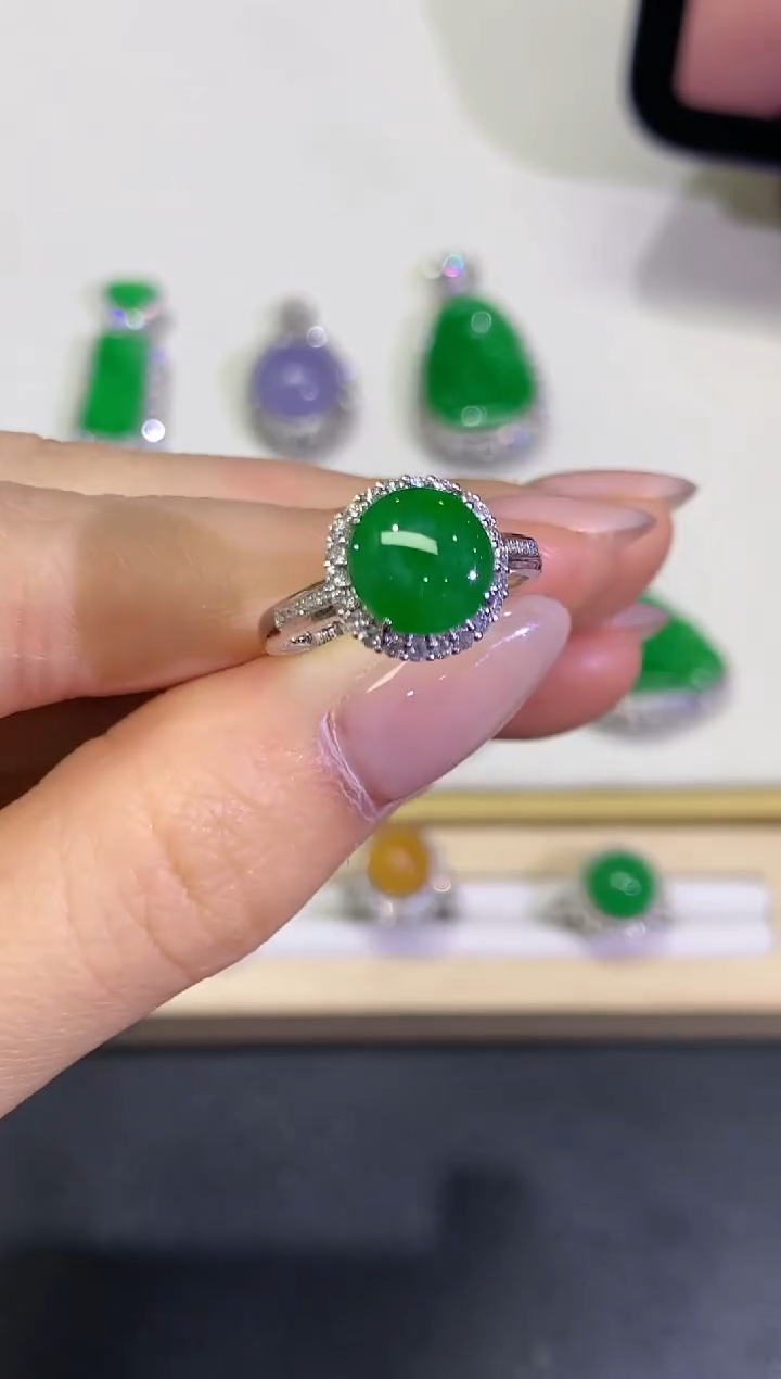 【闪购商品】翡翠颈饰18K金镶嵌团购68