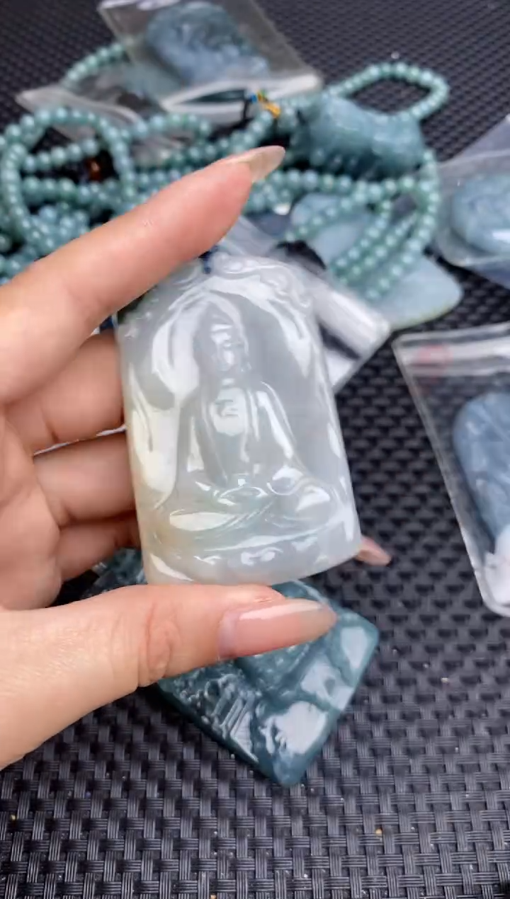 【闪购商品】翡翠颈饰未镶嵌11111111