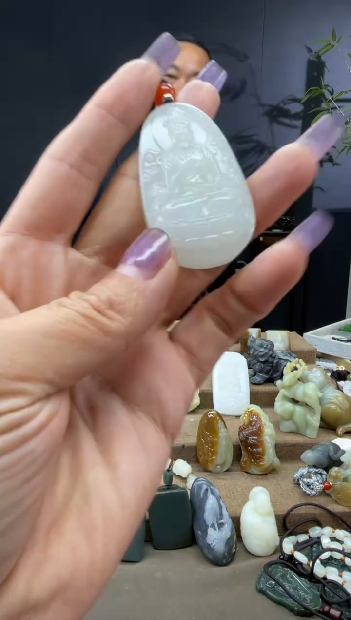 颈饰未镶嵌和田玉1