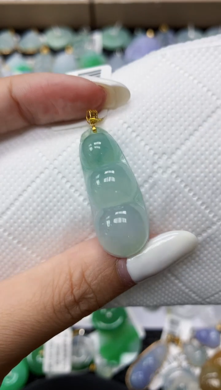 颈饰18K金镶嵌翡翠11111111111